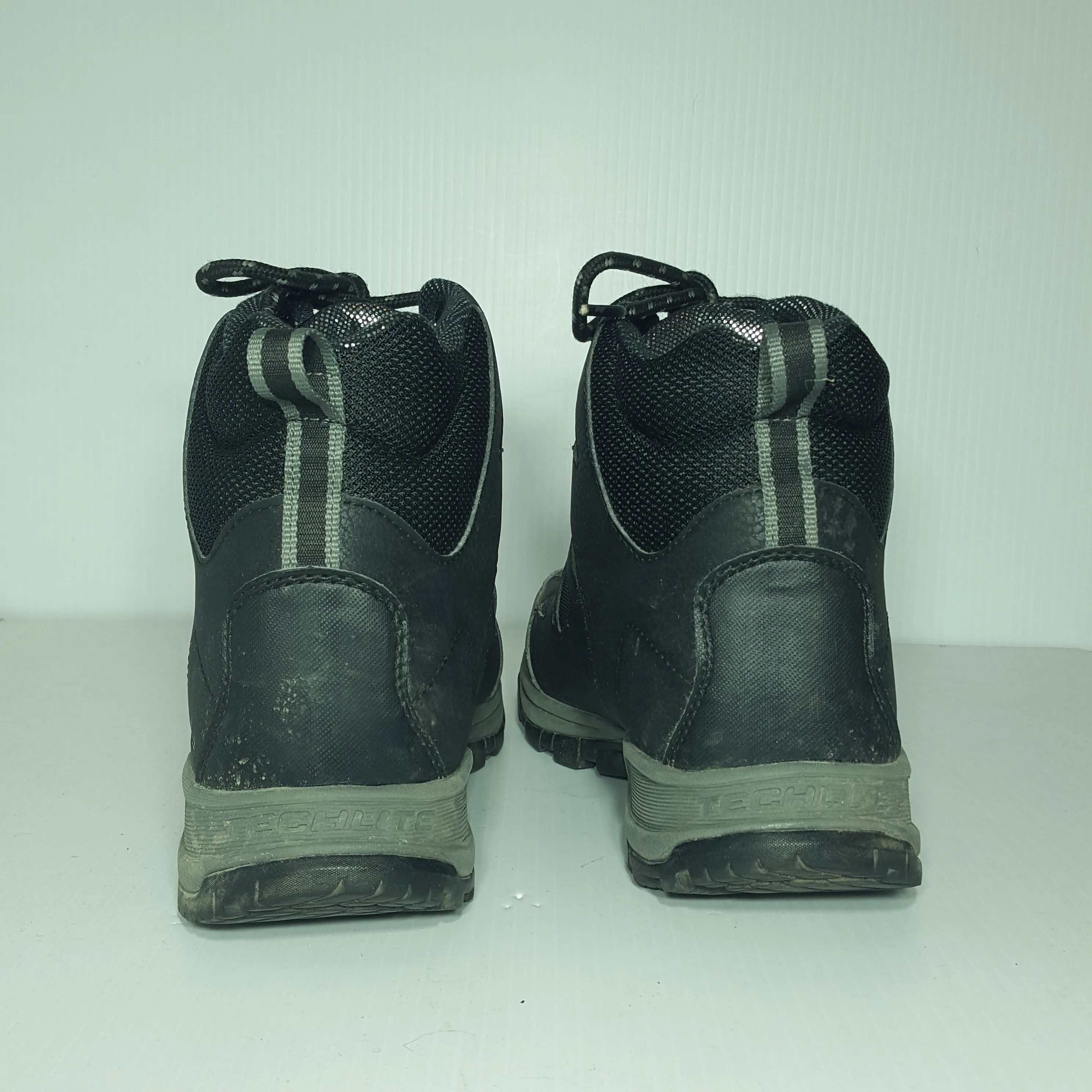 Columbia Mens Hiking Boots - Size 9 US - Pre-owned - YPQV3V